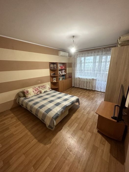 Продам 1к Чешку , в районе Коммунара средний этаж