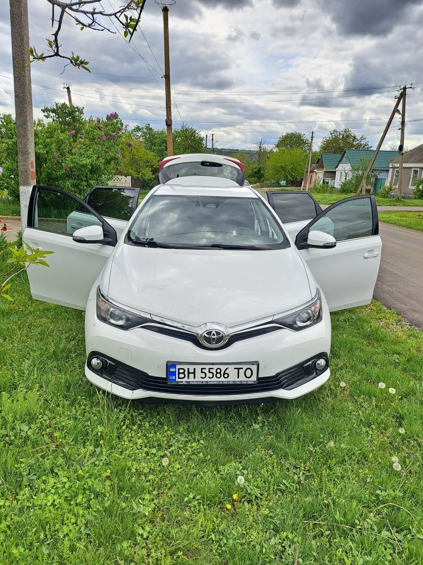 Тойта Ауріс 2018 Toyota Auris