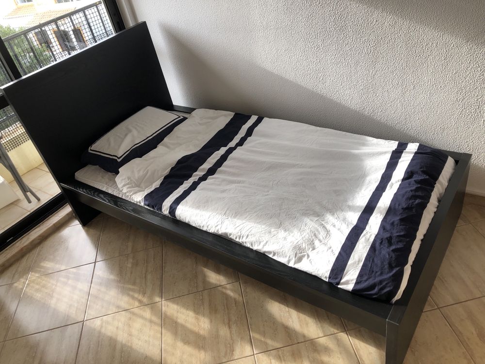 Estrutura de Cama IKEA Malm – 90x200 cm (Preta)
