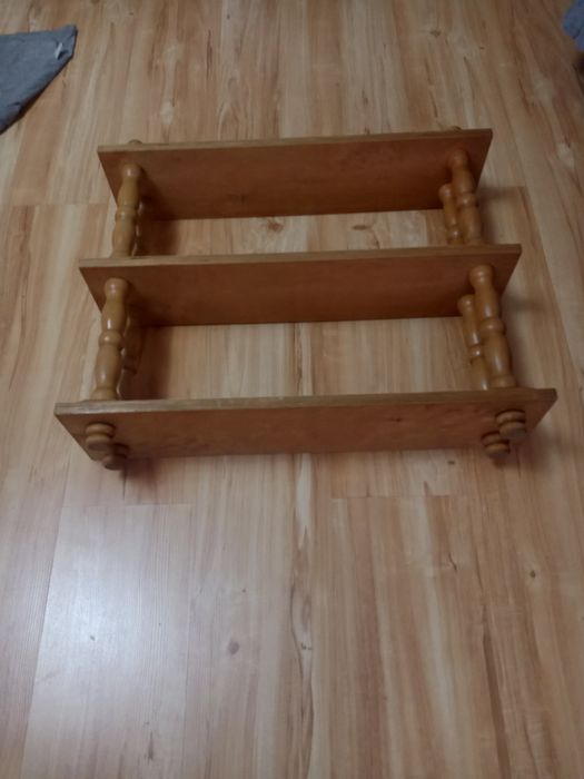 Sprzedam półkę z dębu brązowa uzuwana