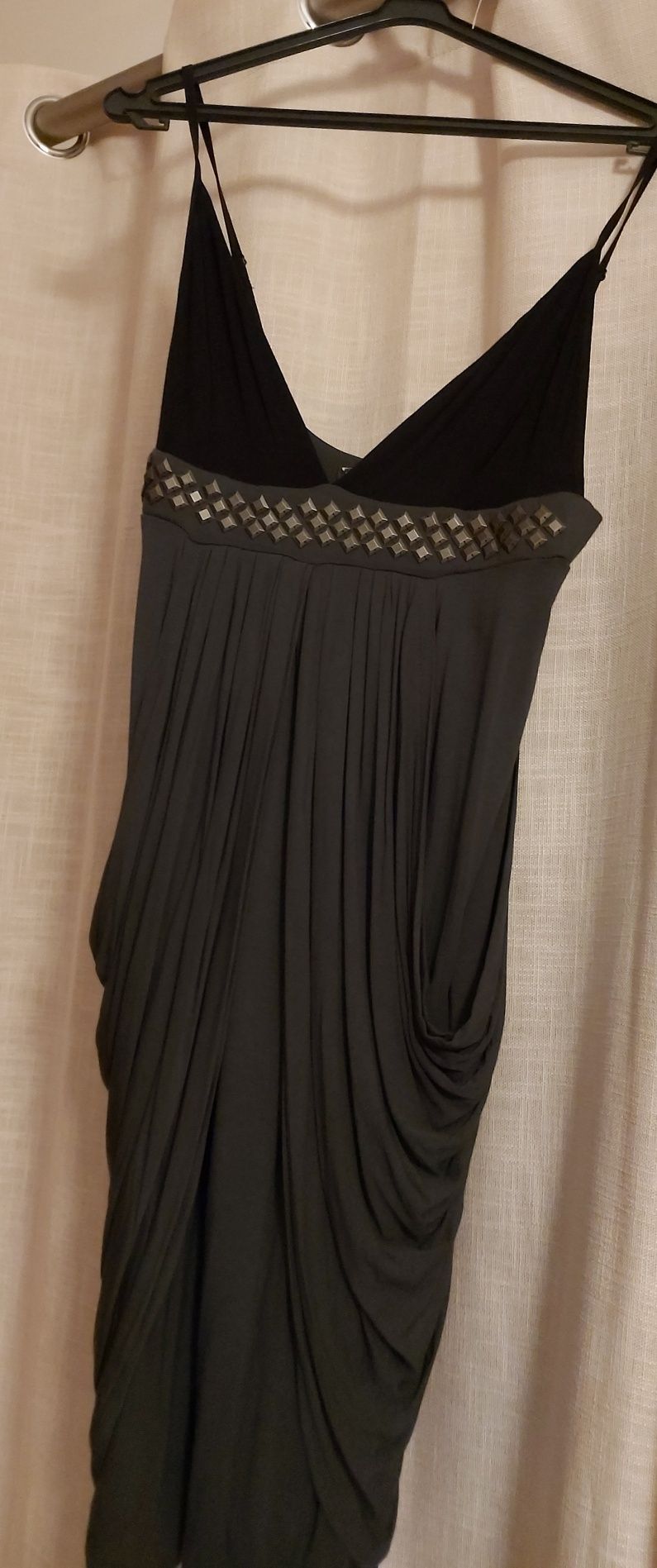 Vestido cinza e preto Guess