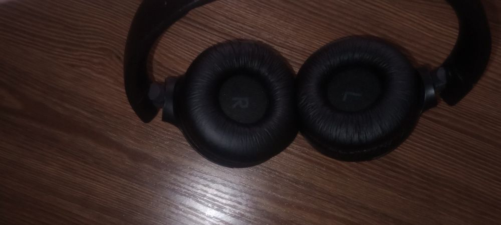 Навувшники JBL TUNE 570 BT