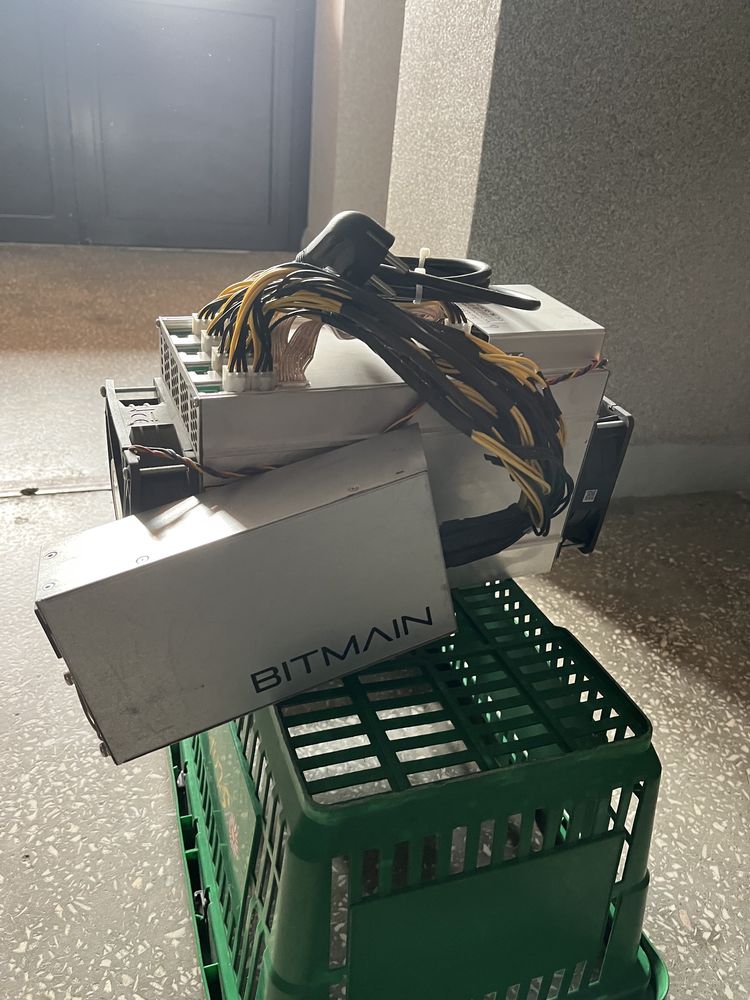 Antminer L3++ z zasilaczem