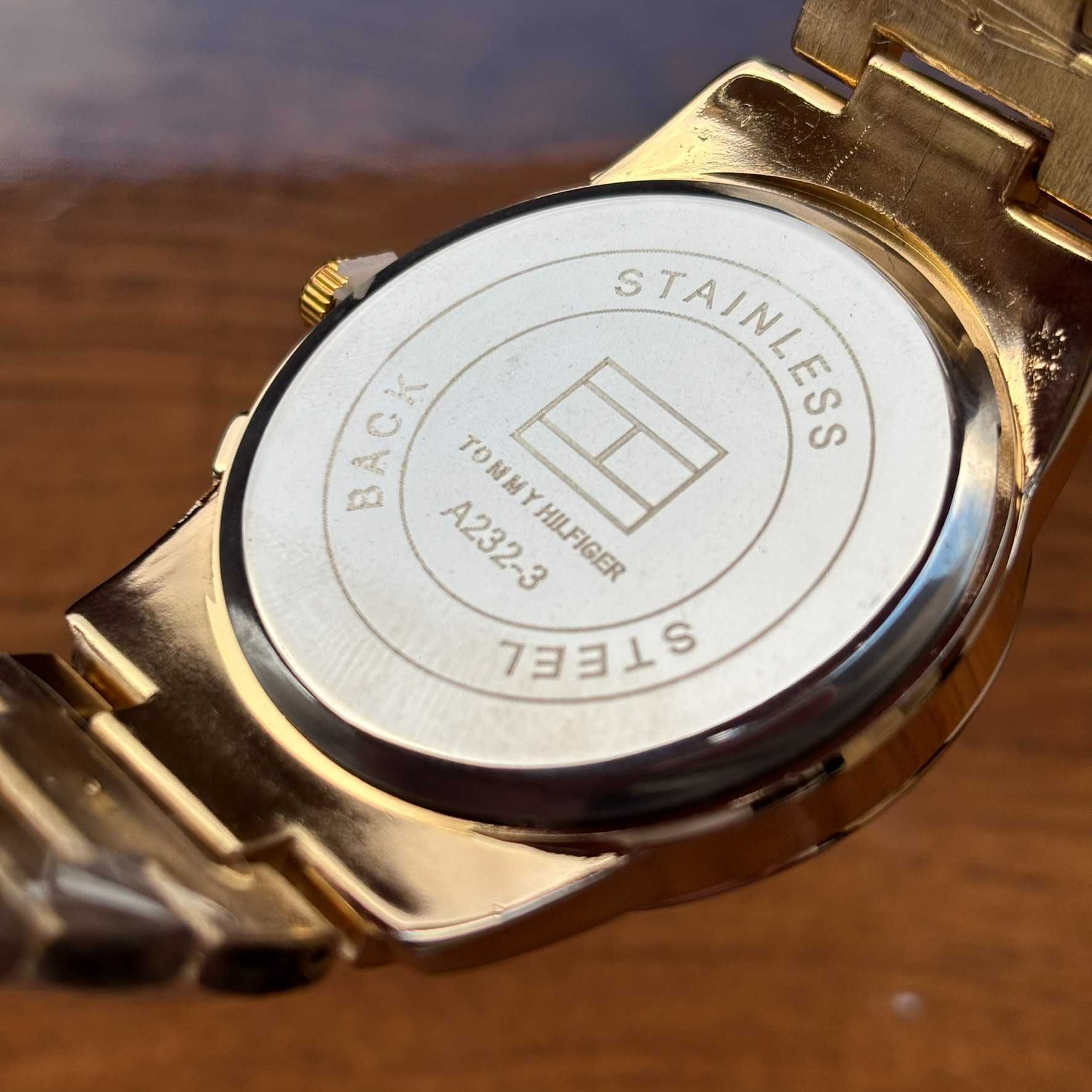 Хіт! Чоловічий годинник Tommy Hilfiger золотого кольору
