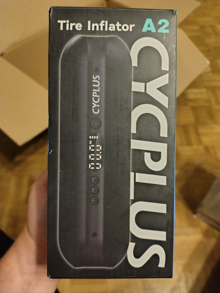 Pompka elektryczna rowerowa powerbank lampka LED  Cycplus A2