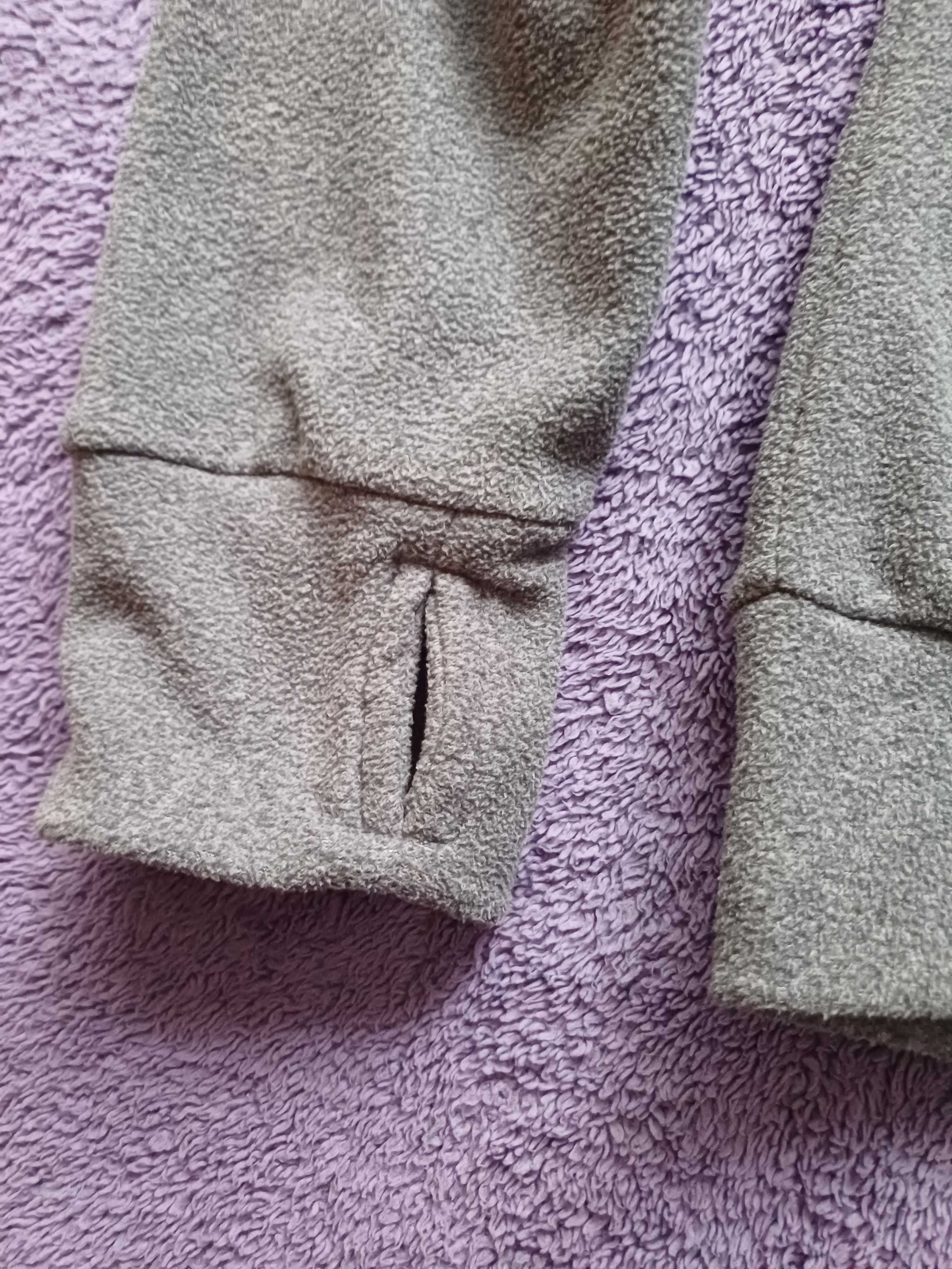 Popielata bluza z kapturem Bench