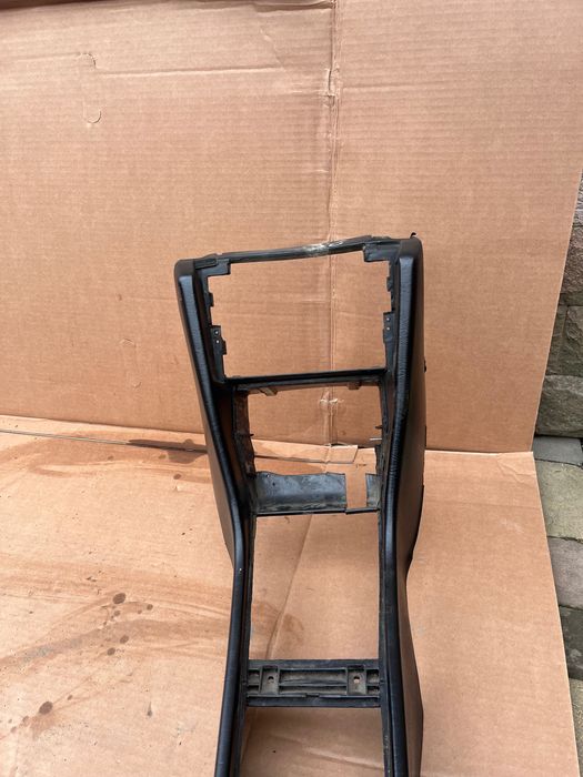 Консоль на 124 мерседес