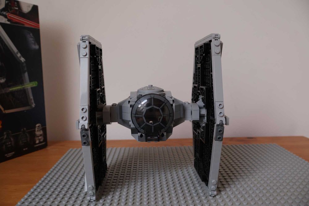 LEGO Star Wars 75300 Imperialny myśliwiec TIE