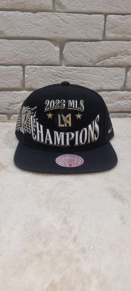 Кепка LA Mitchell & Ness Champs Snapback Hat - Black