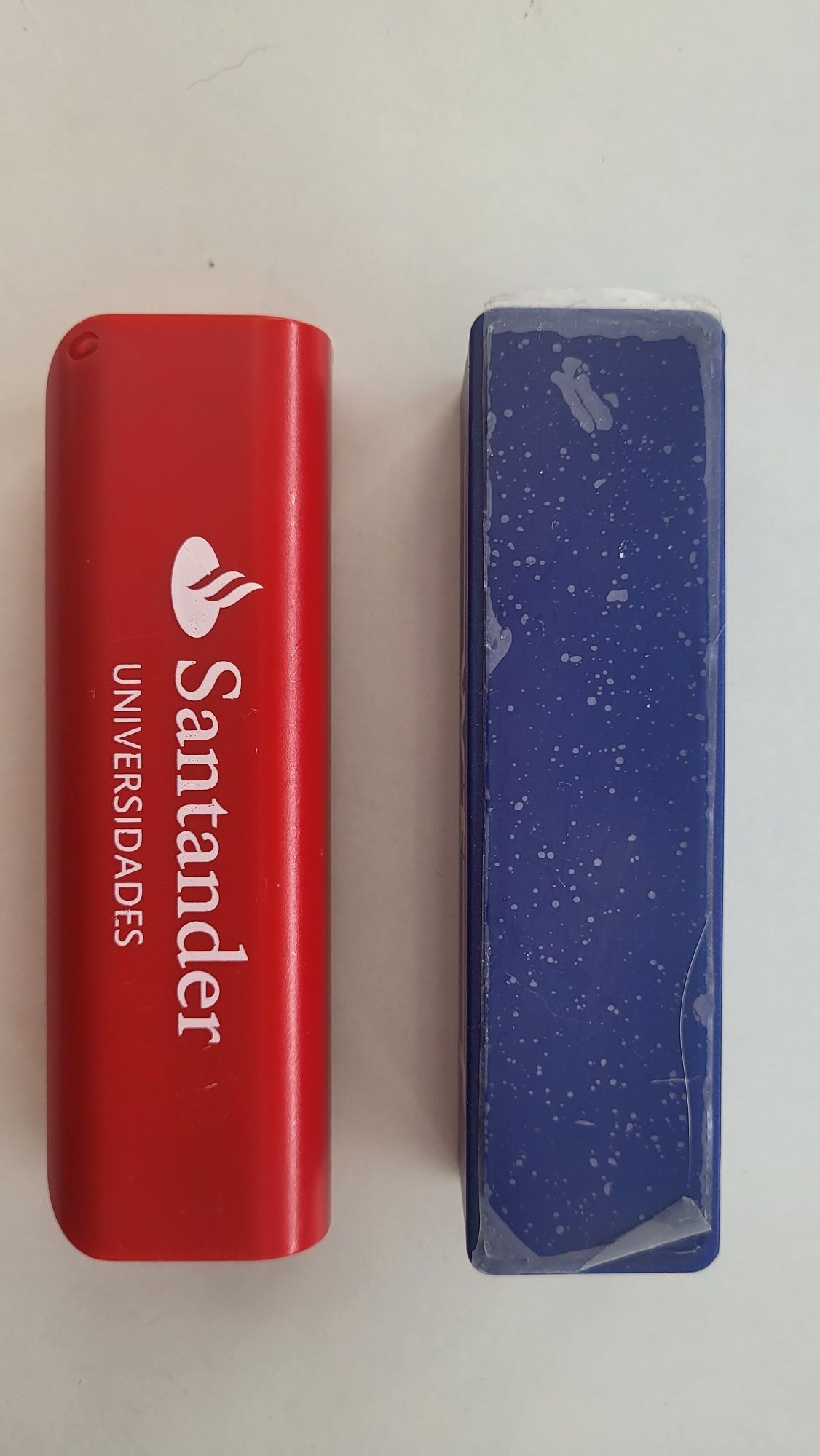 2 Power bank com oferta de candeeiro LED