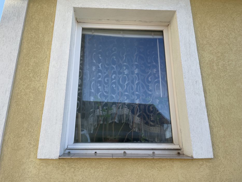 Окно с поддоконником 136/166