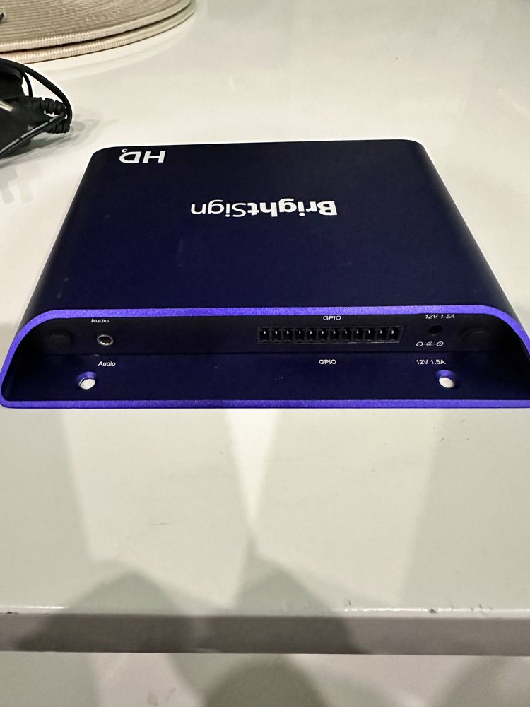 BrightSign  XD1033 odtwarzacz multimedialny z karta pamięci