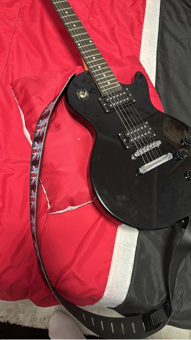 Guitarra Elétrica Daytona LP Style + Amplificador e Acessórios