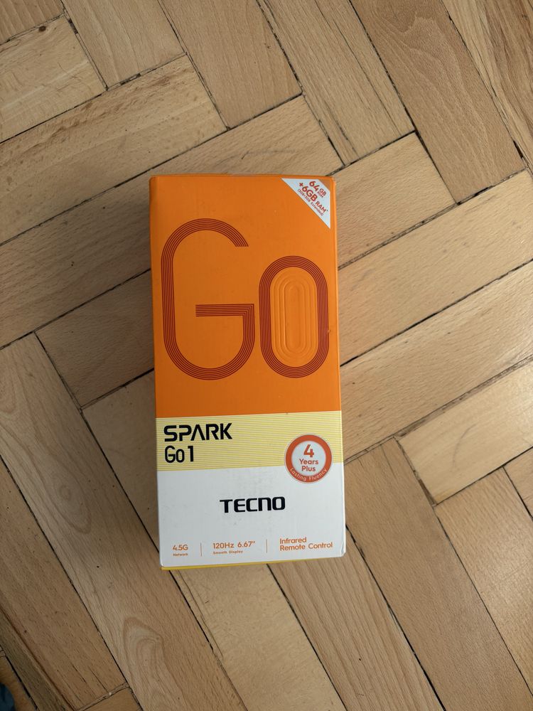 Смартфон Tecno Spark Go 1 3/64Gb Glittery White