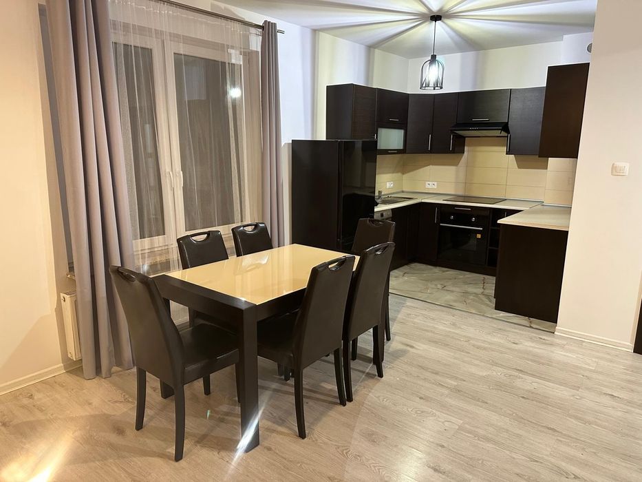 Wynajmę mieszkanie M-6 oś. Władysława 4 pokoje