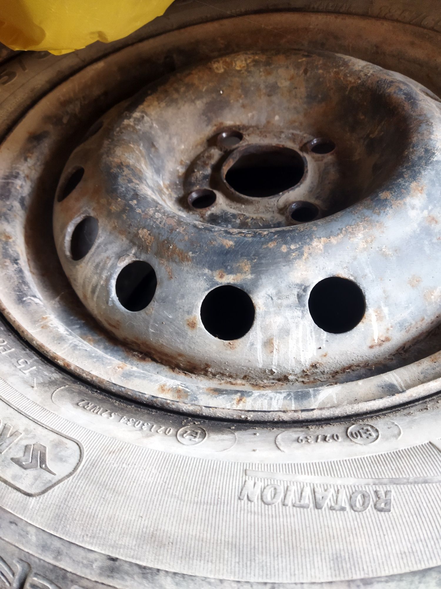 Продам колеса R14 195-65 з дисками.Дві літні резини 2019 року
