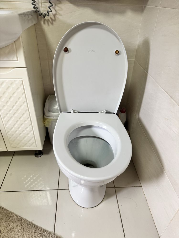 Унитаз Cersanit белый продам
