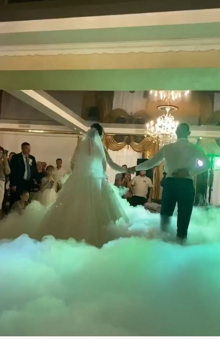 Важкий дим, конфеті пушка, холодні фонтани,світло, мильні бульбашки