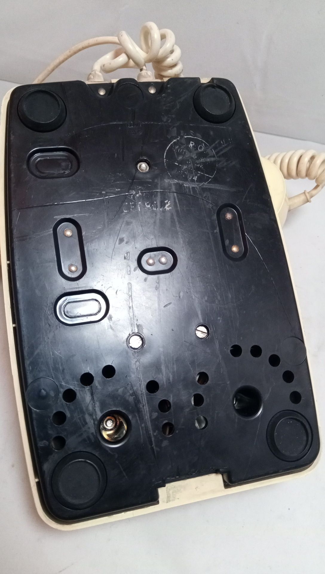 Telefone creme antigo de disco raro