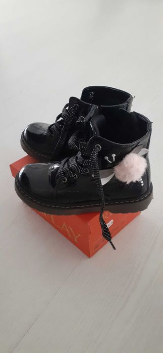 Botas de verniz menina preto