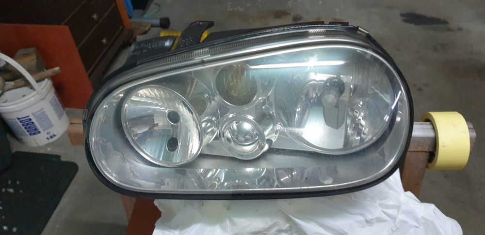 Conjunto faróis VW golf IV TDI