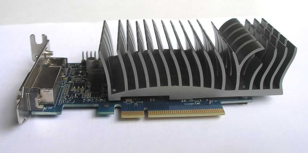 Видеокарта NVidia GeForce GT 730 (2 ГБ DDR3) низкопрофильная