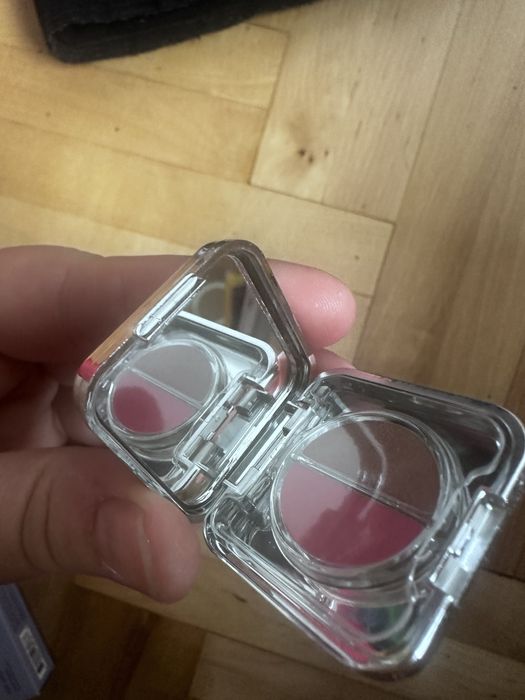 Rabanne Mini Blushy Palette-Koloryzujący róż w formie balsamu