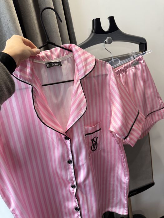 Рожева піжама Victoriaʼs Secret