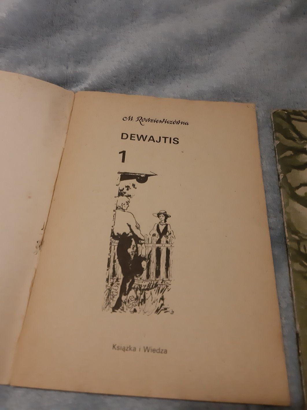 Dewajtis 1 i 2 częśc z 1985 r stan bardzo dobry z plusem