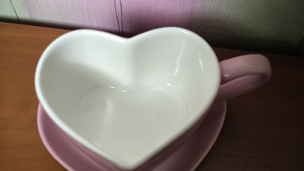 Чашка рожева сердце з блюдцем Pepco home