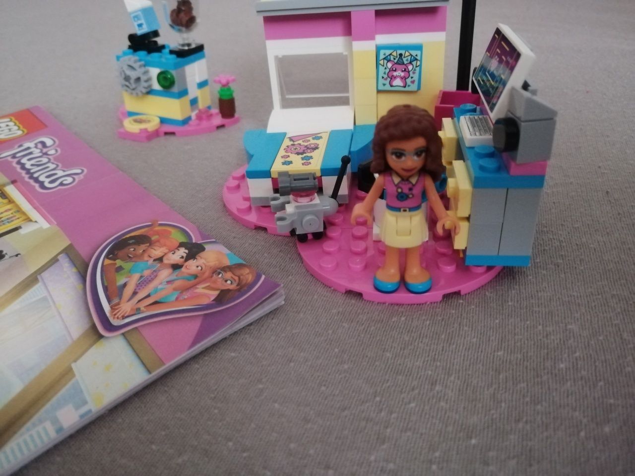 zestaw Lego Friends pokój Olivii - kompletny