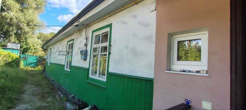 Частина будинку в житловому стані. 3 кімнати.