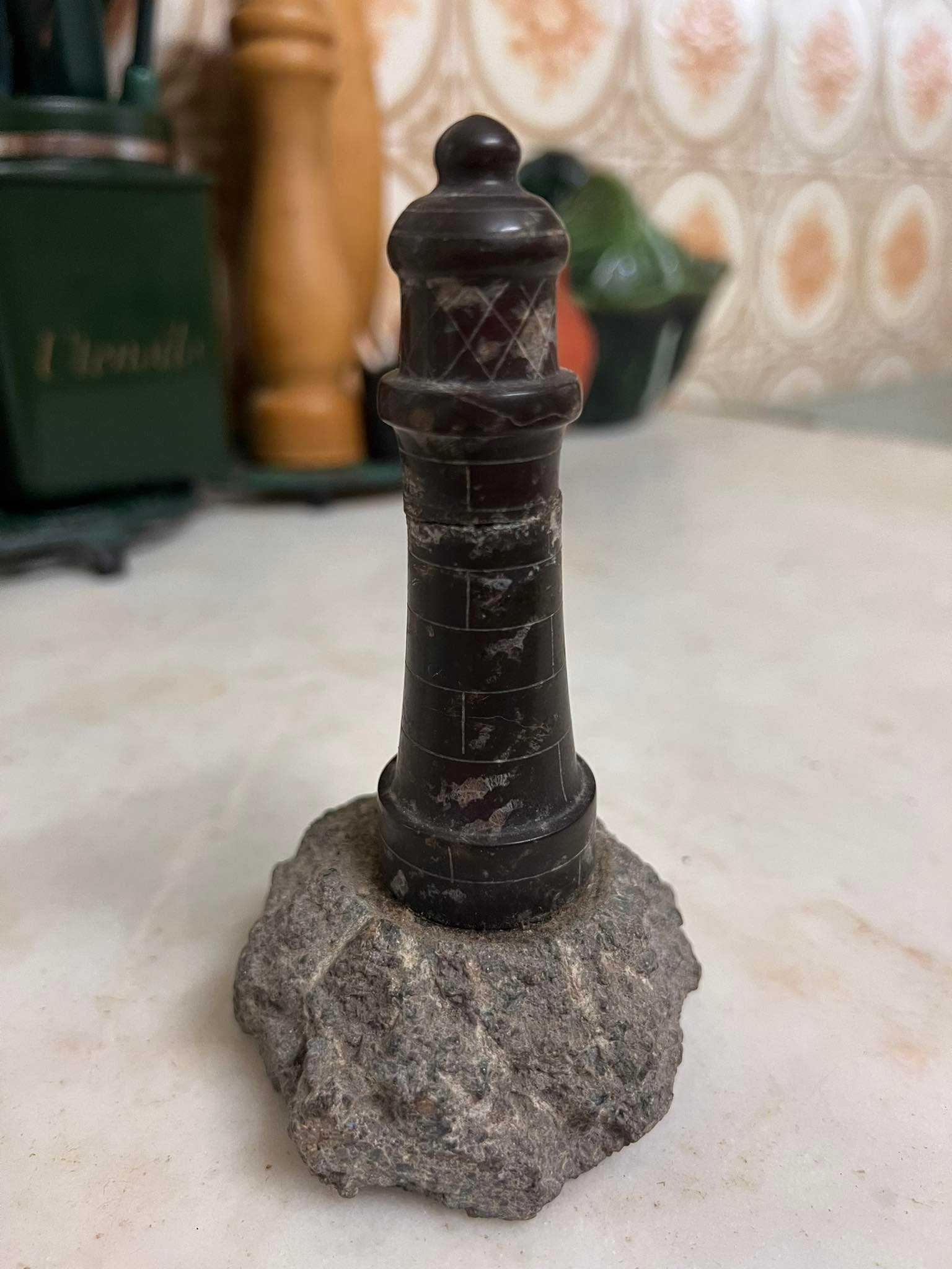 Peça decorativo em mármore