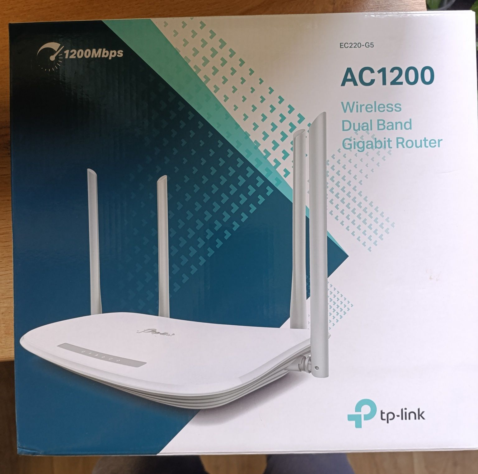 Роутер TP-Link EC220-G5