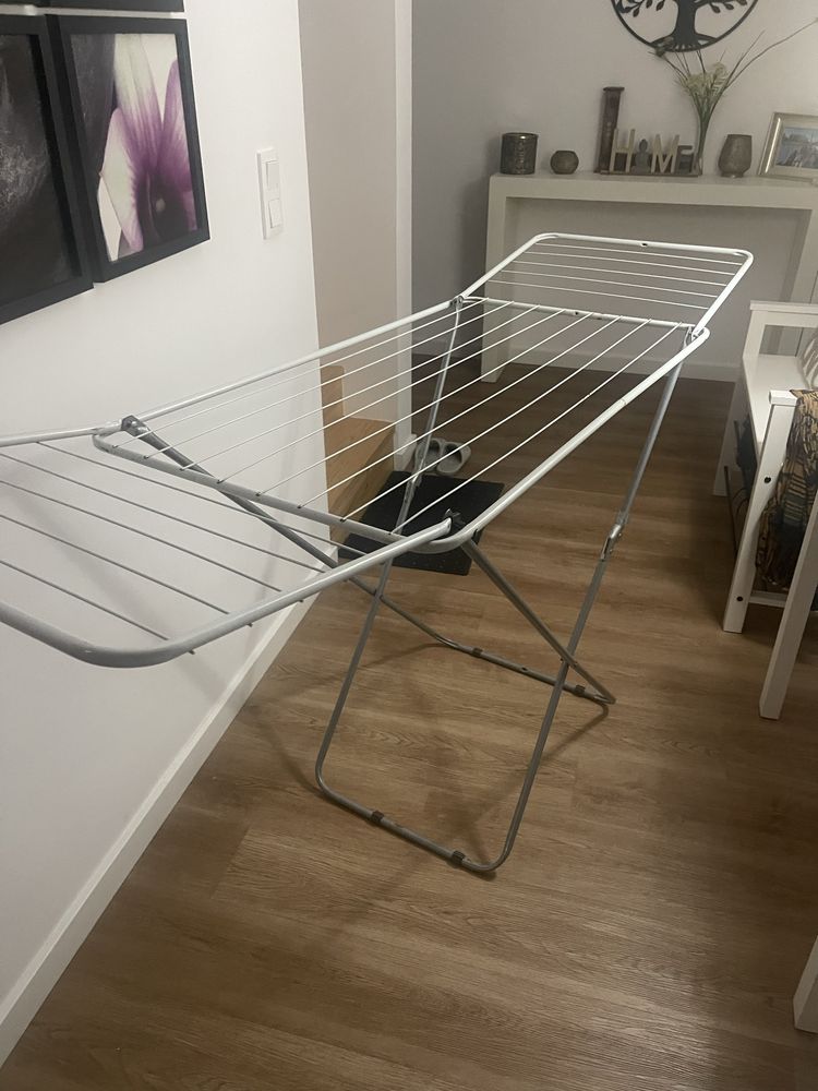 Estendal usado em bom estafo para desocupar,tenho dois disponiveis.
