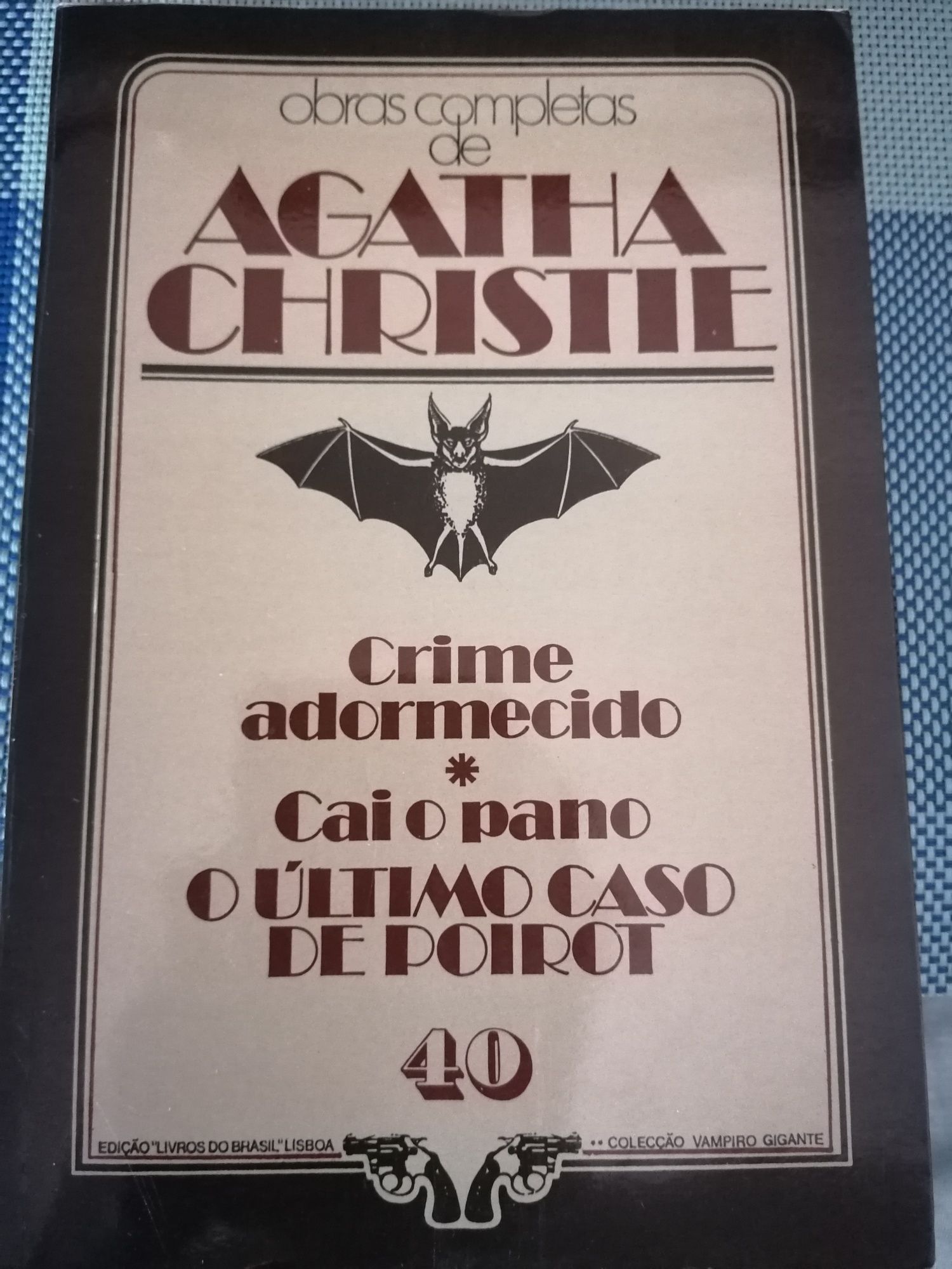 Livro Crime Adormecido / Cai o Pano