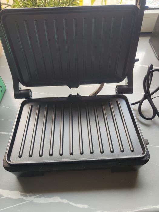 Grill elektryczny Hoffen  na gwarancji , raz użyty.