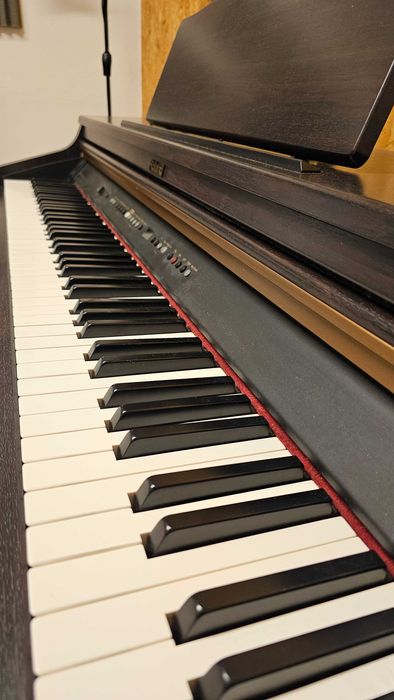 Piano Roland HP102 E
