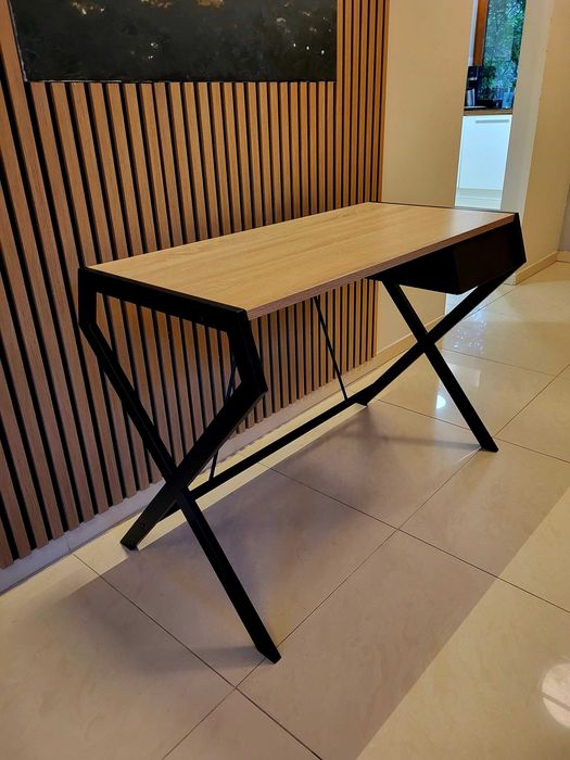 Biurko VOX młodzieżowe, komputerowe. Jak nowe! Szerokość 104 cm