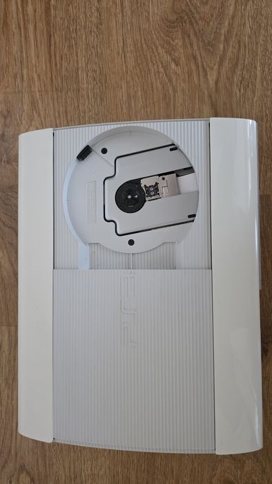 Biała PS3 Super Slim / Whie PlayStation Supe Slim