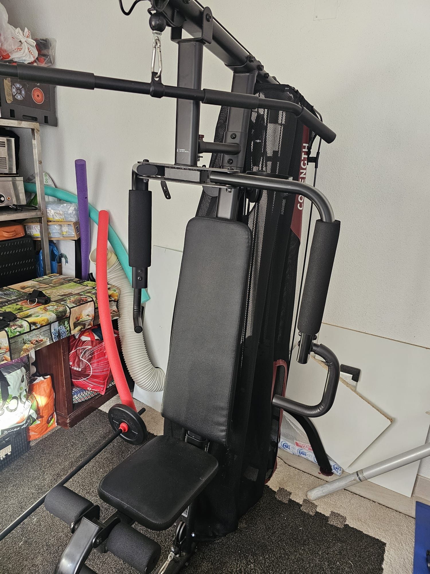 Máquina de musculação multifunções