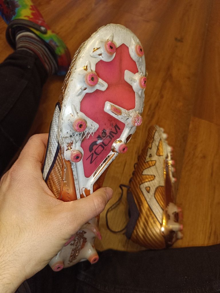 Używane korki profesjonalne Nike Zoom vapor 15 Elite Qatar Ag roz. 43