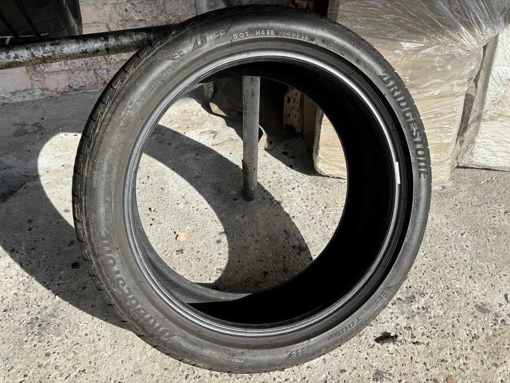 Літні шини 225/45R19 Bridgestone