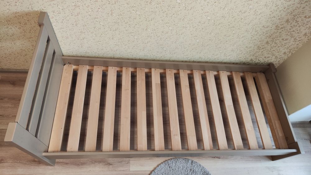 Односпальне ліжко фірми Pufetto