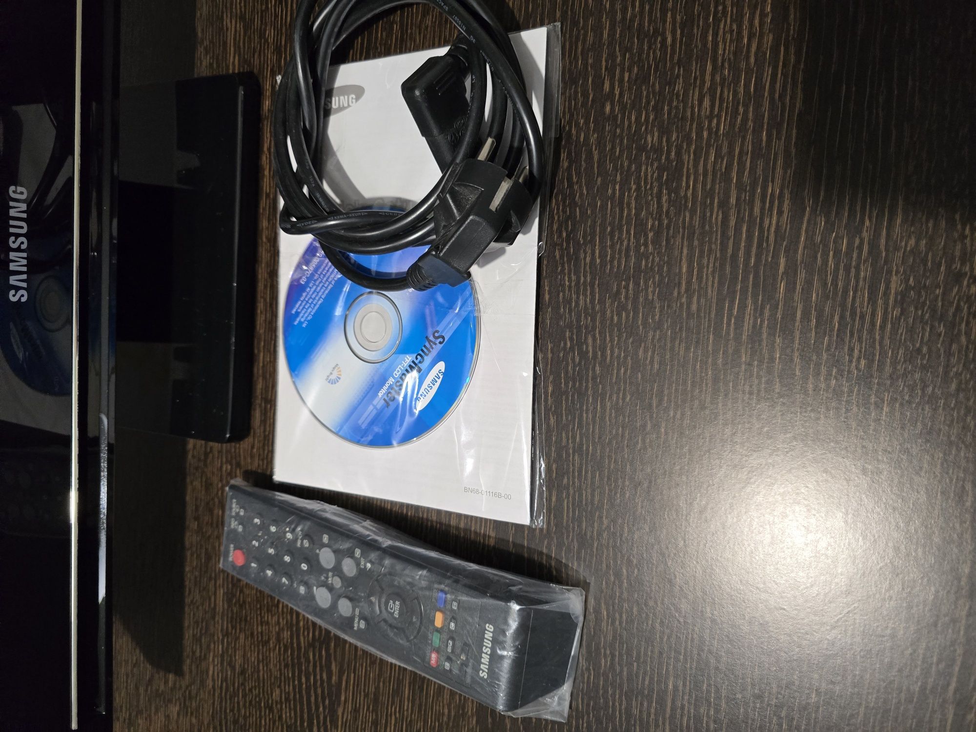 Vendo  duas  tv  está  a trabalhar
