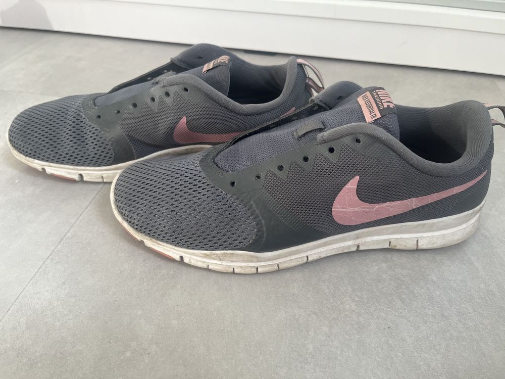 Sportowe buty nike rozmiar39