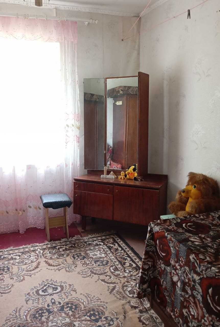 Продам будинок в Золочеві, доглянутий, р-н залізничного переїзду