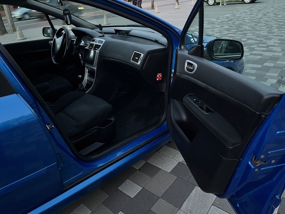 Peugeot 307 2005 рік