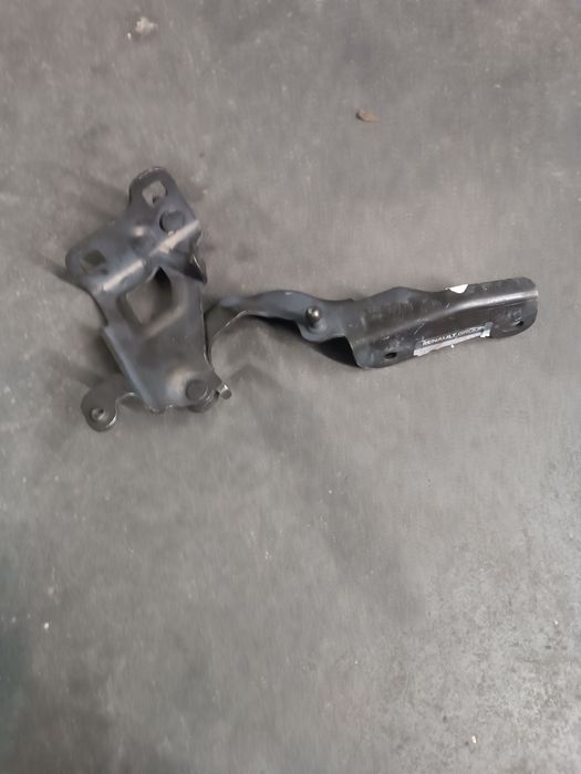 Zawias maski lewy renault Trafic 3