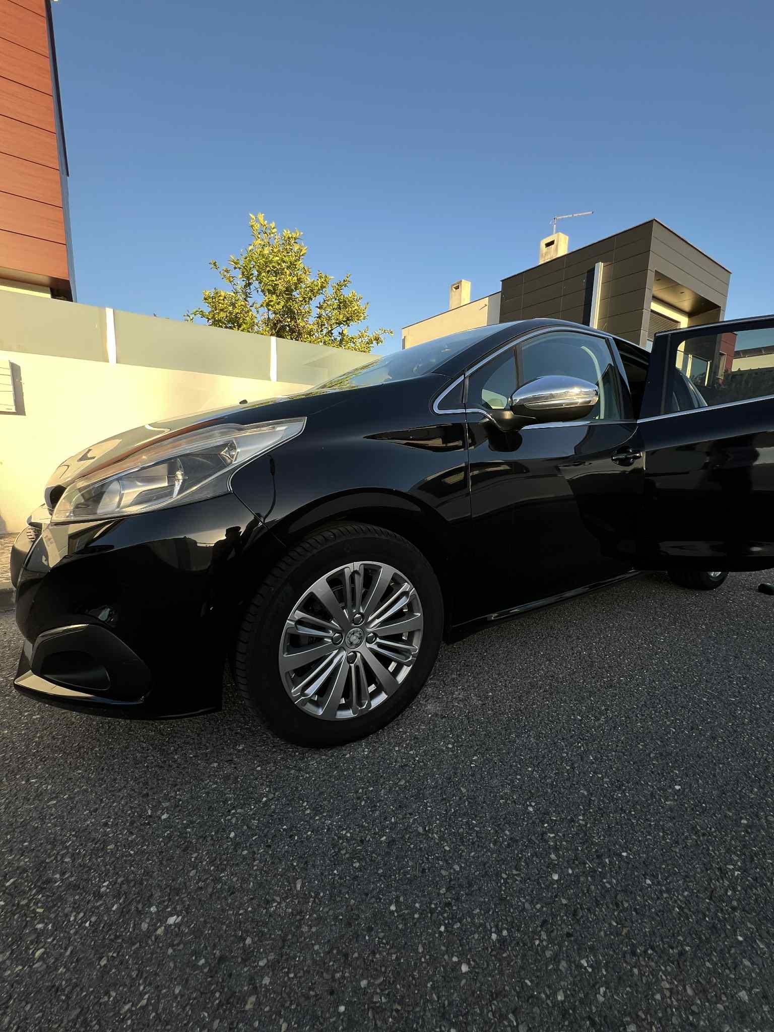 Peugeot 208 Allure 1.6 HDi – Nacional, 5 Portas